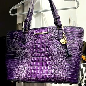 Brahmin Tote Bag. Purple. Perfect used condition. No scratches or damages.12x10